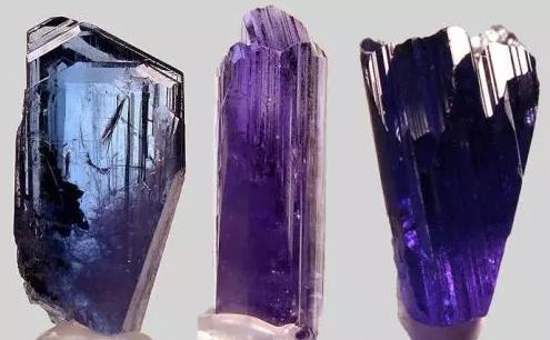 老人意外发现价值160万石头,男人发现一块巨石值10亿