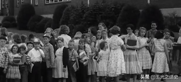 没有美元别做美国梦?世界第一的美国,教育为什么那么贵