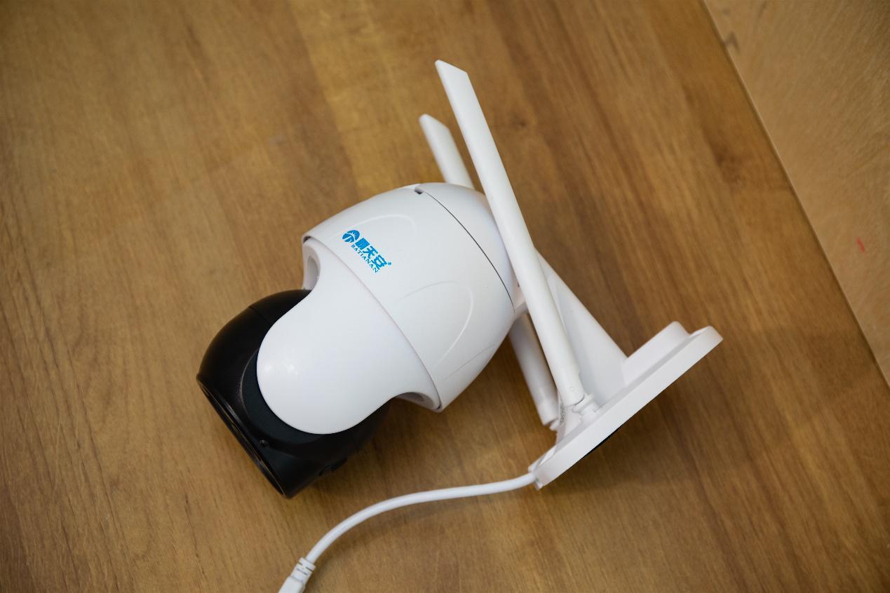 霸天安c53摄像头安装教程,霸天安免插电摄像头测评