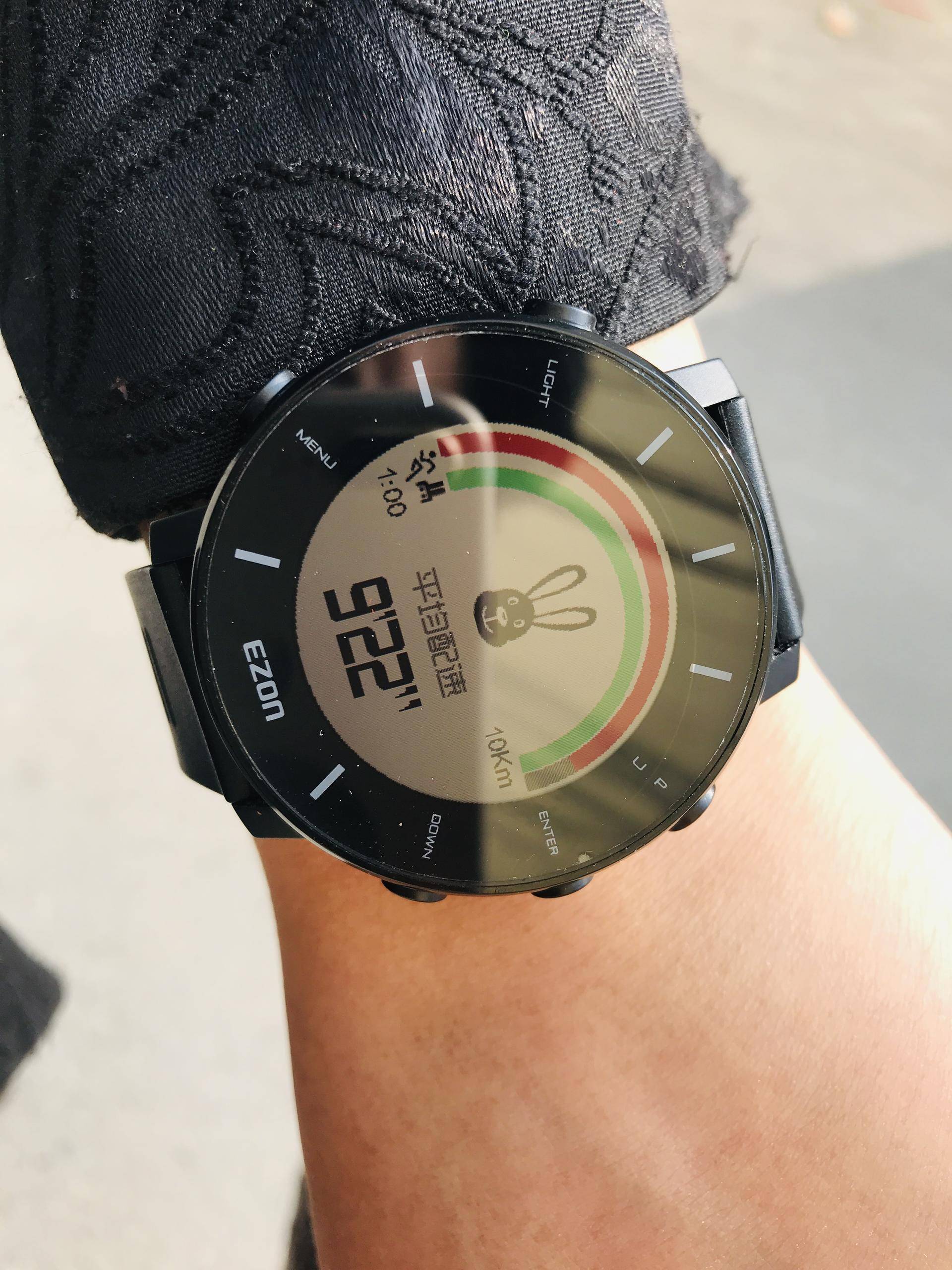 青少年智能手表t5,宜准运动手表t935与r7的区别