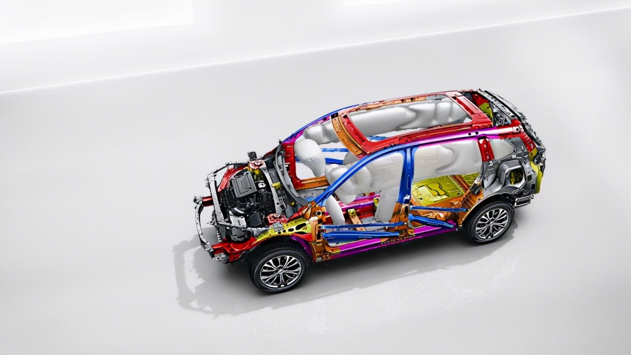 昂科威plus硬抗大货车,昂科威plus2024款平台