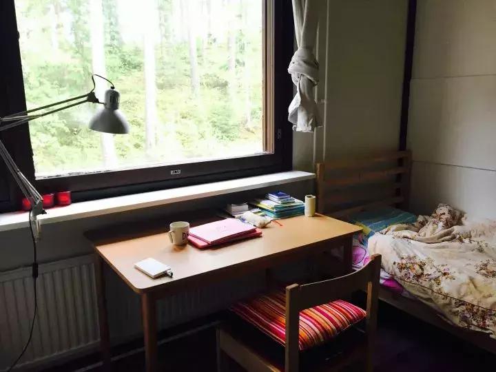 留学生宿舍到底有多小,留学生宿舍真实情况