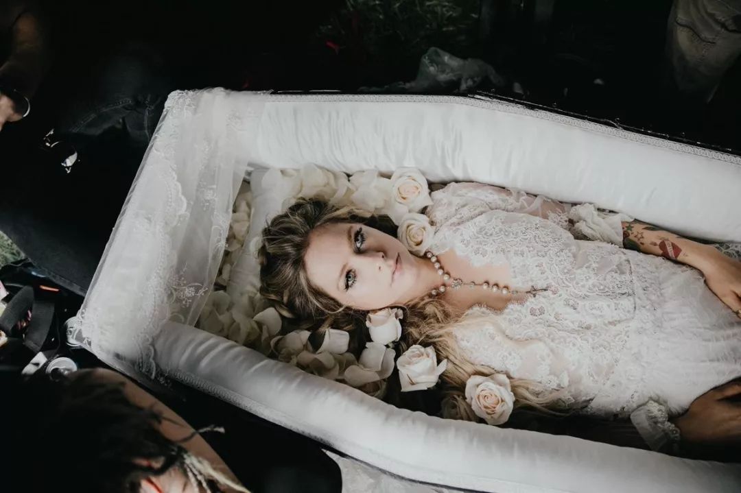 2016-2017格莱美,格莱美死亡搁浅