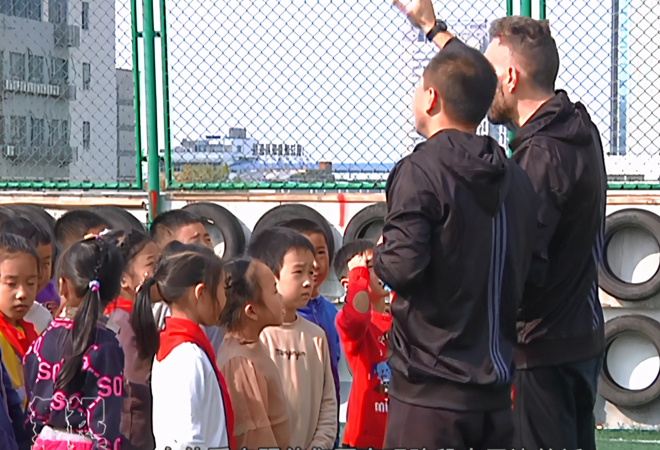 西班牙快乐足球队,西班牙足球外教