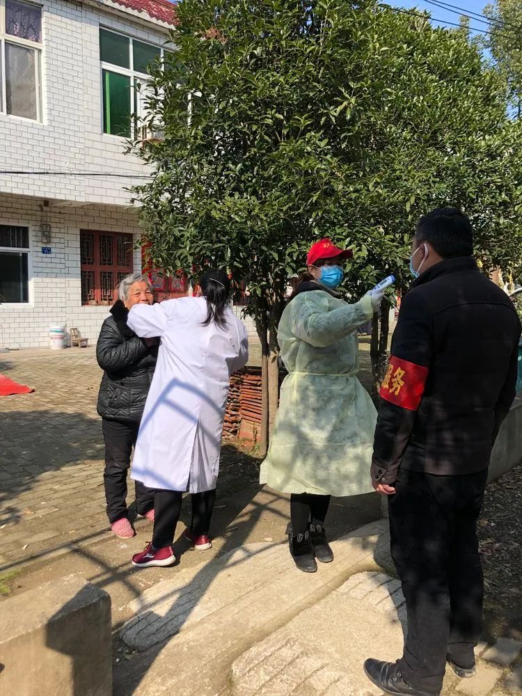 围城里的篱笆,围城里的小镇