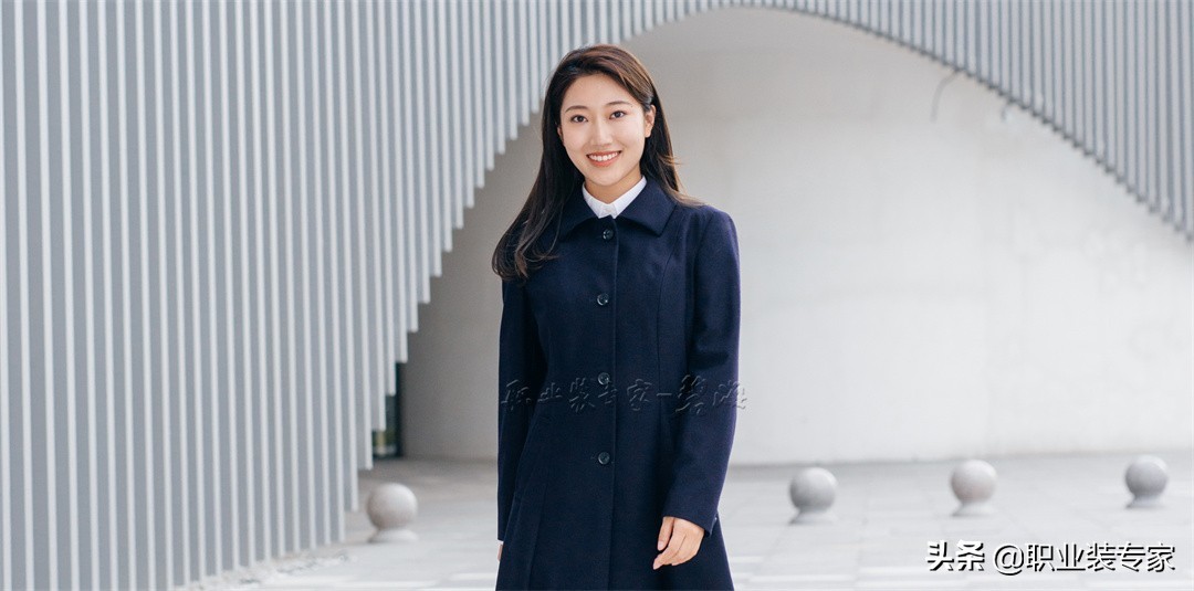 山东即墨大衣女款,大衣女海军领秋冬高级感