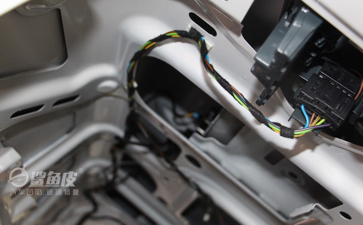 汽车凹陷修复最有效方法,汽车凹陷无痕修复最简单的方法