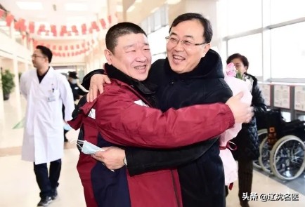 压力大,驰援武汉医生靠*眠药安**入睡,院领导送来催眠曲,管用