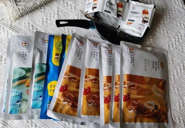 吴昕现身薇娅直播间，一边跳舞一边吃，3分种爆卖6400枚蛋黄酥