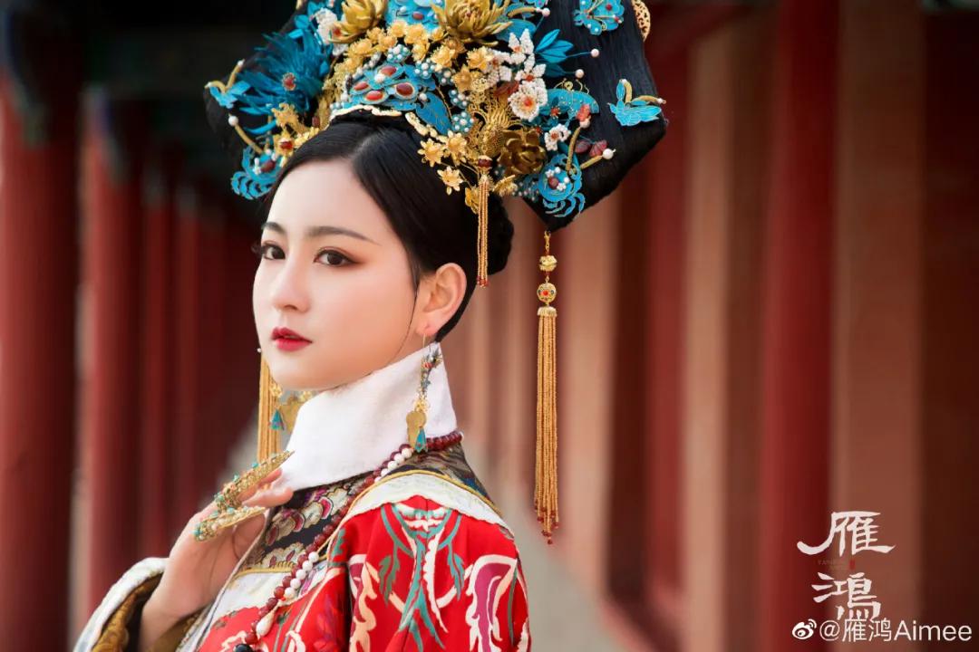 护士小姐用5毛钱的易拉罐，随手一剪猛翻千万倍，网友：手艺牛逼