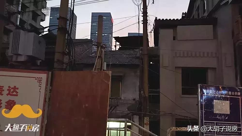 同一片地产为什么房价差距很大,一线城市房价为什么那么高