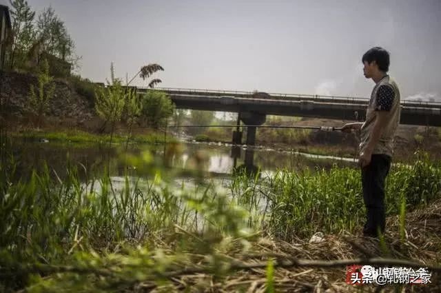 唐山钢厂停产下岗，有人月入8万，有人借钱生活