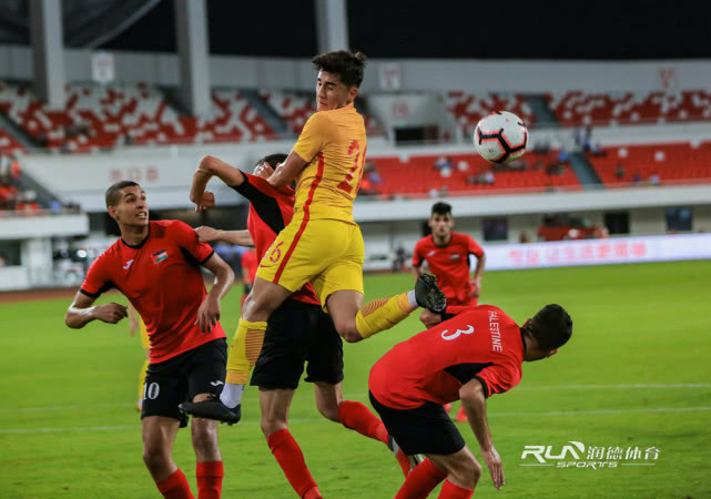 足球万人欢呼现场,足球比赛全场轰动