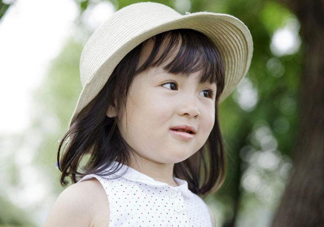 洗澡被爸爸撞见，内心崩溃，妈妈却说我矫情，该怎么办？写给父母