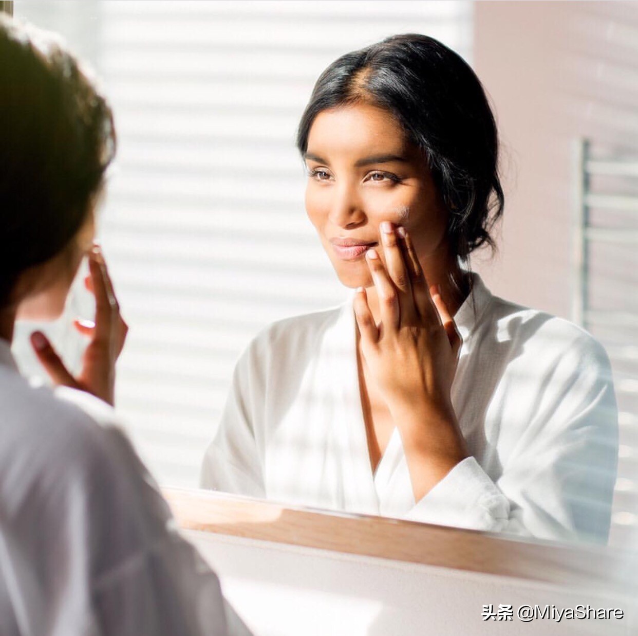 皮肤油脸上痘多了怎么护理,皮肤出油有痘坑怎么办