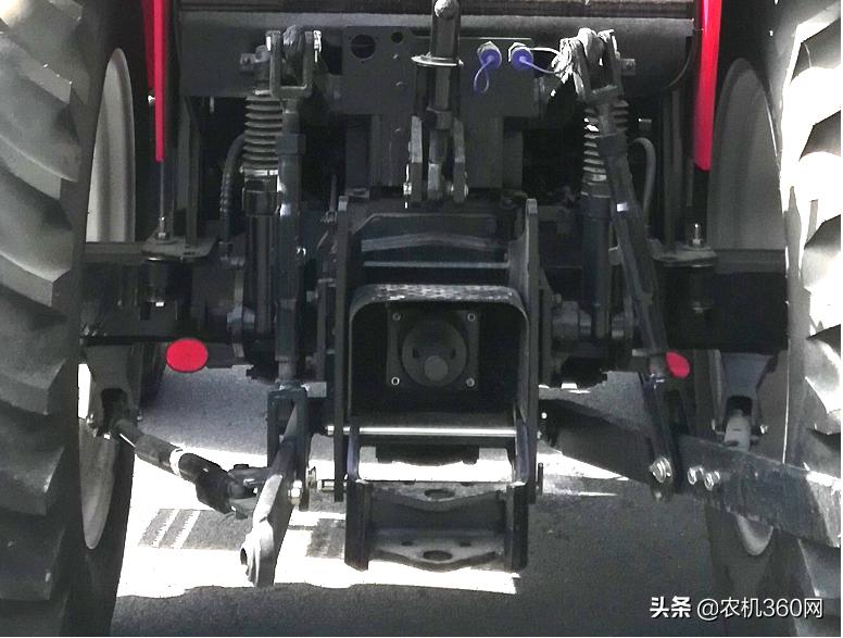 水旱两用704拖拉机,东方红lw2304型轮式拖拉机