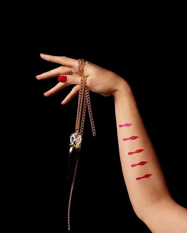 奢侈品下场battle卖口红，爱马仕、周仰杰，该买哪一支？