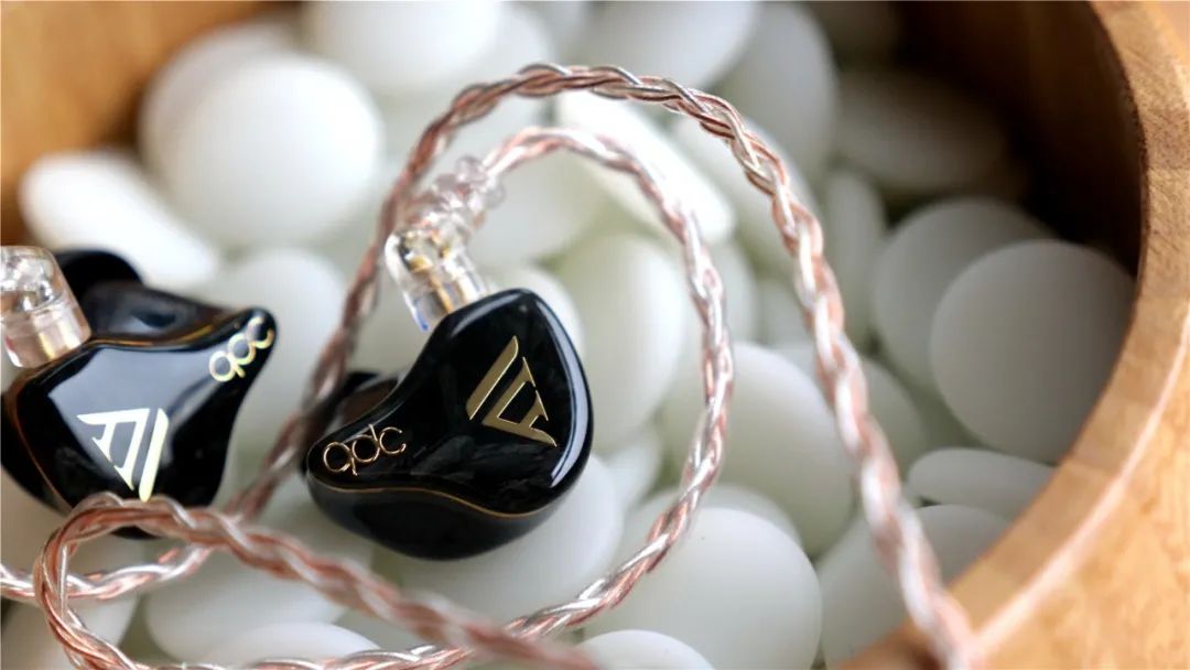 qdc变色龙v14评测,qdc发布最新旗舰变色龙v14