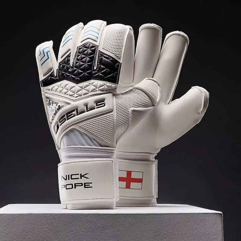 英国球员尼克波普女友,英超20队20进球