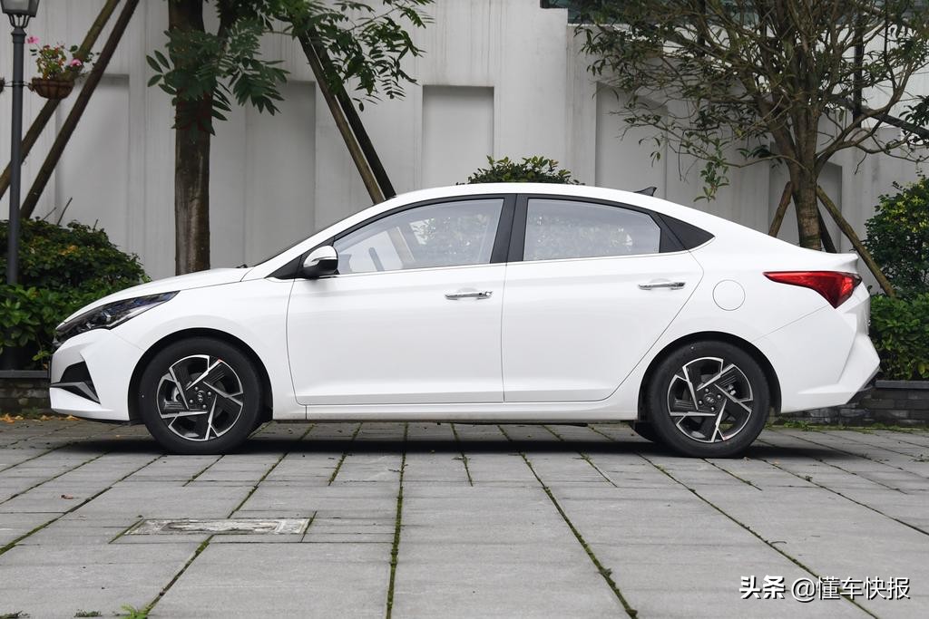 现代悦纳2022款最低配多少钱,精英版配置