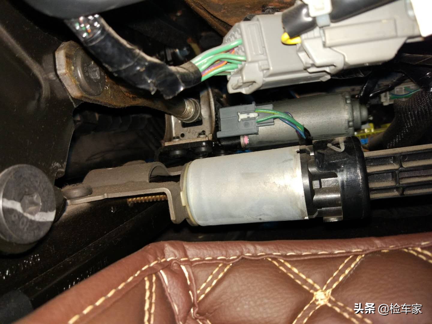 2万公里贬值80多万，45万买辆V8+6.4L的JEEP大切诺基SRT还值吗？