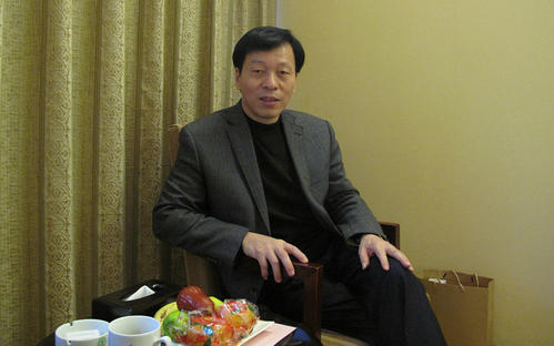 山沟穷小伙，靠一罐粥年入百亿，不忘初心把家乡打造成厦门第一村