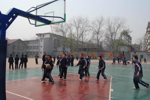 学平险意外医疗10000元保额,索赔26400元,保险公司怎么赔?