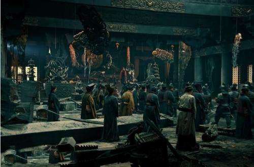 开始时朝野对他还是抱着很大的期望；可事实证明这货比刘子业还渣