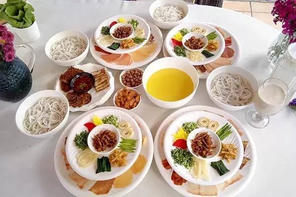 云南过桥米线商用配方,过桥米线的做法培训