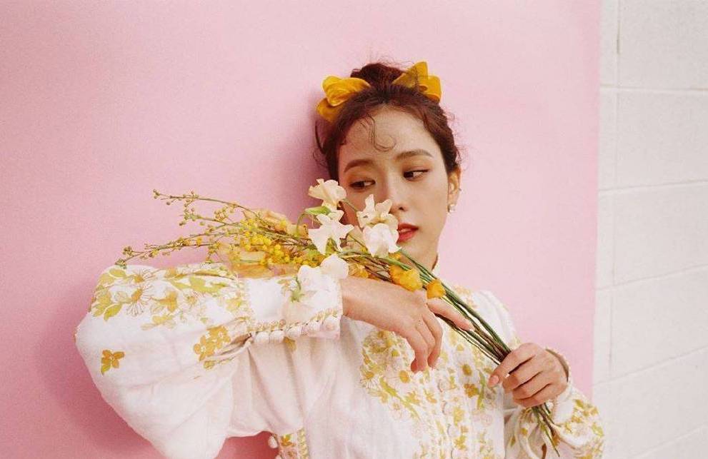 鞠婧祎金智秀蝴蝶结,金智秀和鞠婧祎谁漂亮