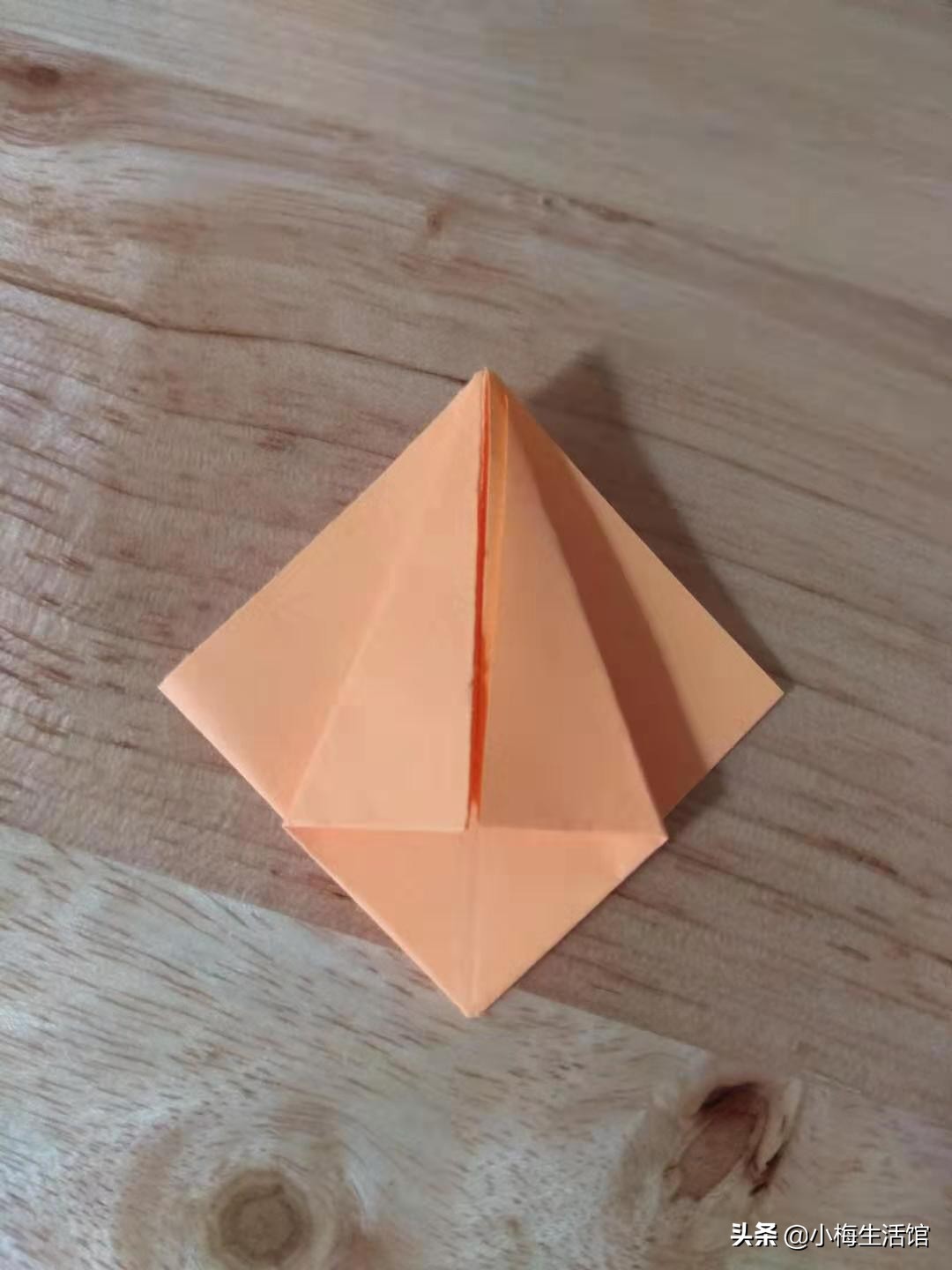 可爱的手工折纸小鱼,折法简单,适合小朋友学的折纸鱼