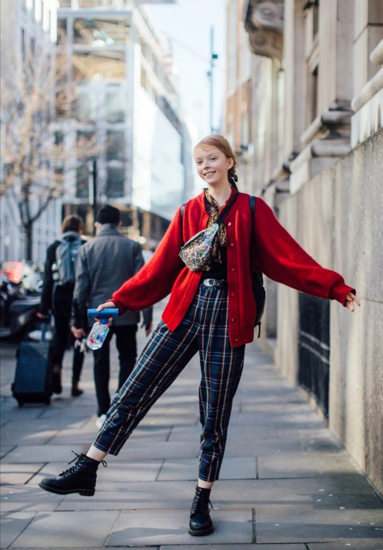 显瘦遮肉裤型宽松百搭休闲萝卜裤,今年最火的萝卜裤显瘦