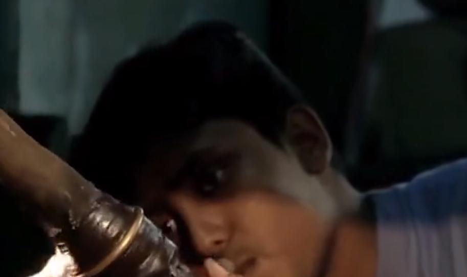 印度街头奇葩淘金人,印度贫民窟发家致富的人