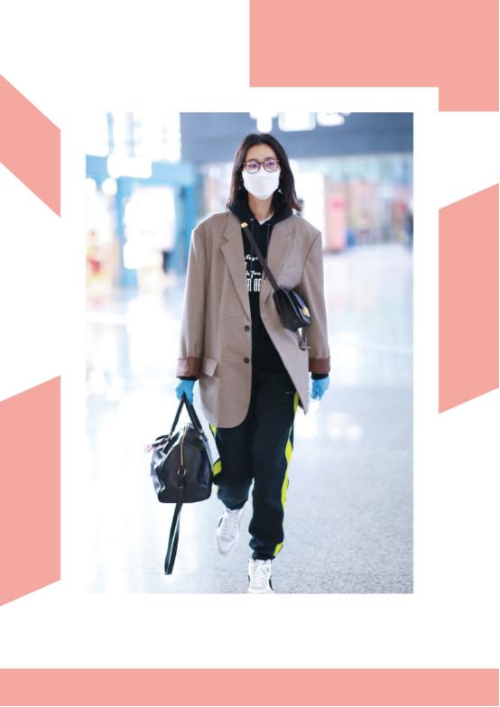 今年流行的新款卫衣怎么穿,复古西装里穿什么卫衣