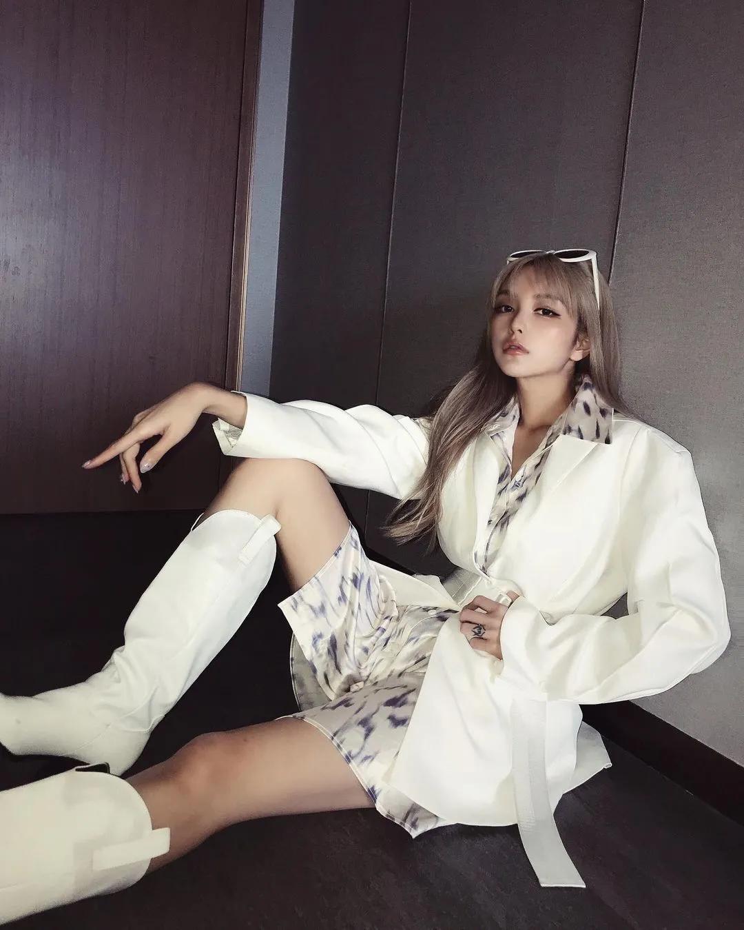 和罗志祥分手7个月后，周扬青终于要出道做女明星了...