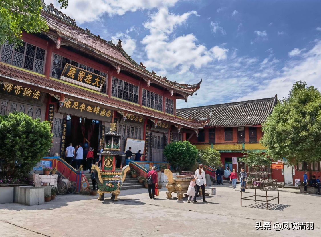 离四川省最近的山风景区,四川旅游第一山
