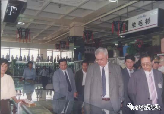 乌鲁木齐友好集团份额,乌市友好集团的商场