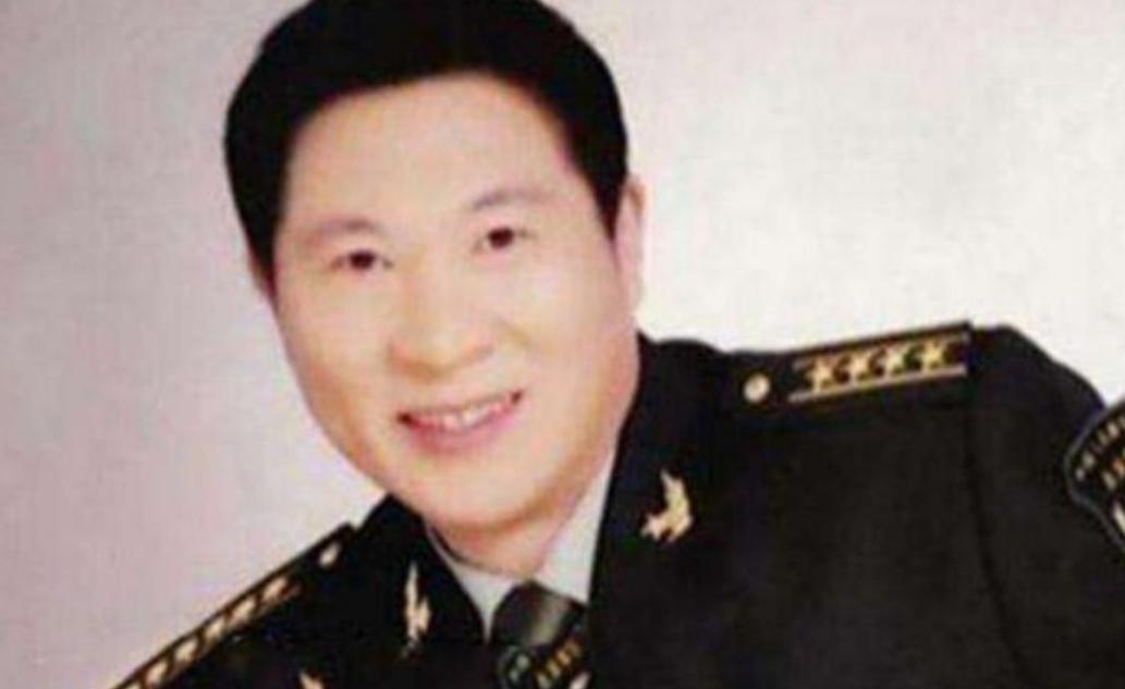 冒充少将十几年骗400万,军人冒充少将10年骗400万