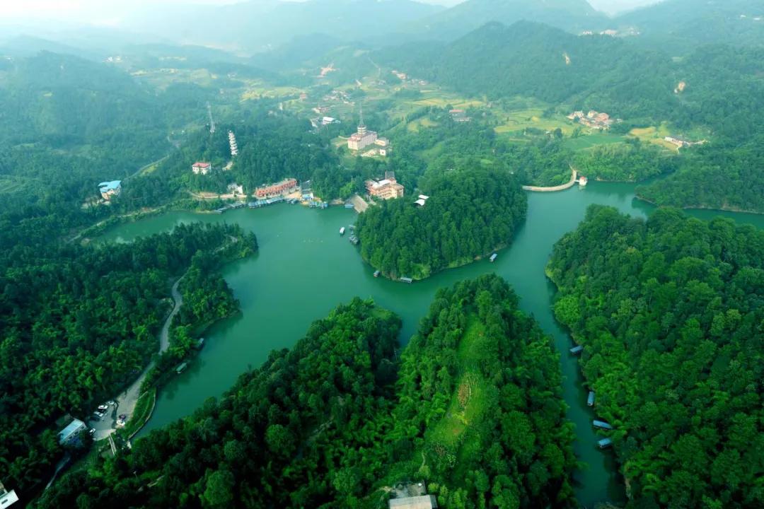 重庆青龙湖国家森林公园山顶的洞,重庆青龙湖公园