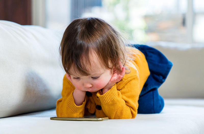 宝宝脸颊有点泛红干燥起皮,宝宝冬季脸高原红用什么护肤好