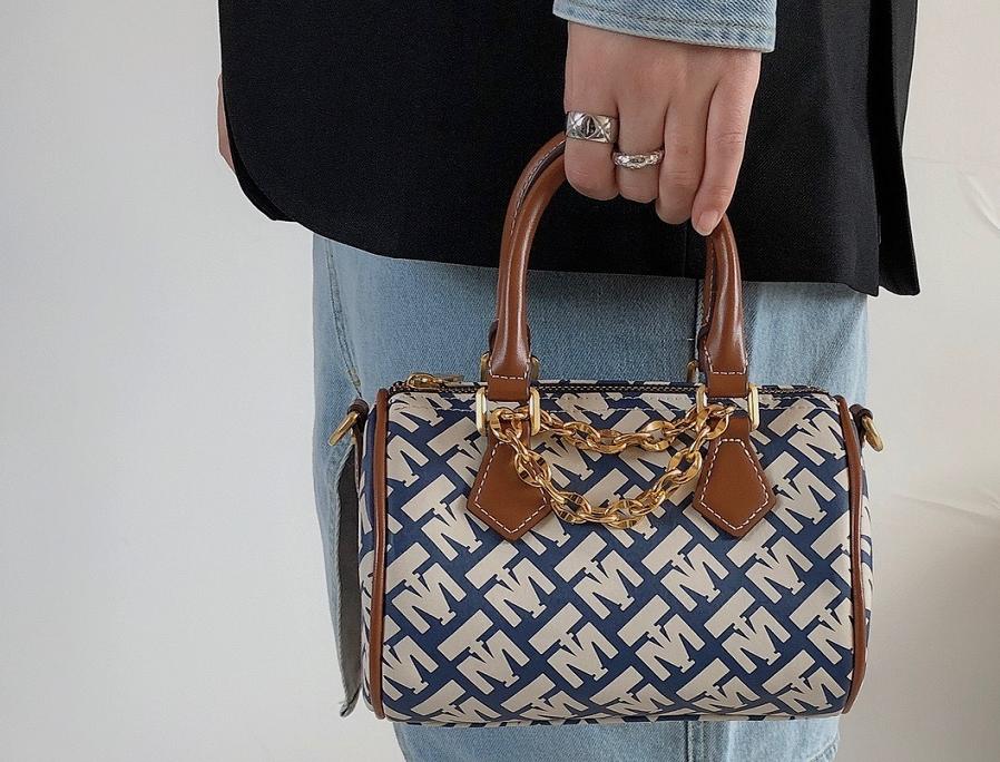 小ck和ck是同个品牌吗,小ck和mk包包哪个好