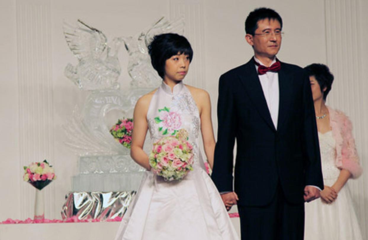 嫁给富豪的7个女星,嫁给72岁富豪的女星