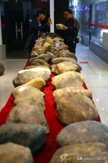 翡翠直播卖货真假怎么看,翡翠直播的坑有多深