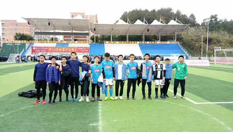 绵阳南山中学实验学校足球队队服,绵阳南山中学双语学校足球直播