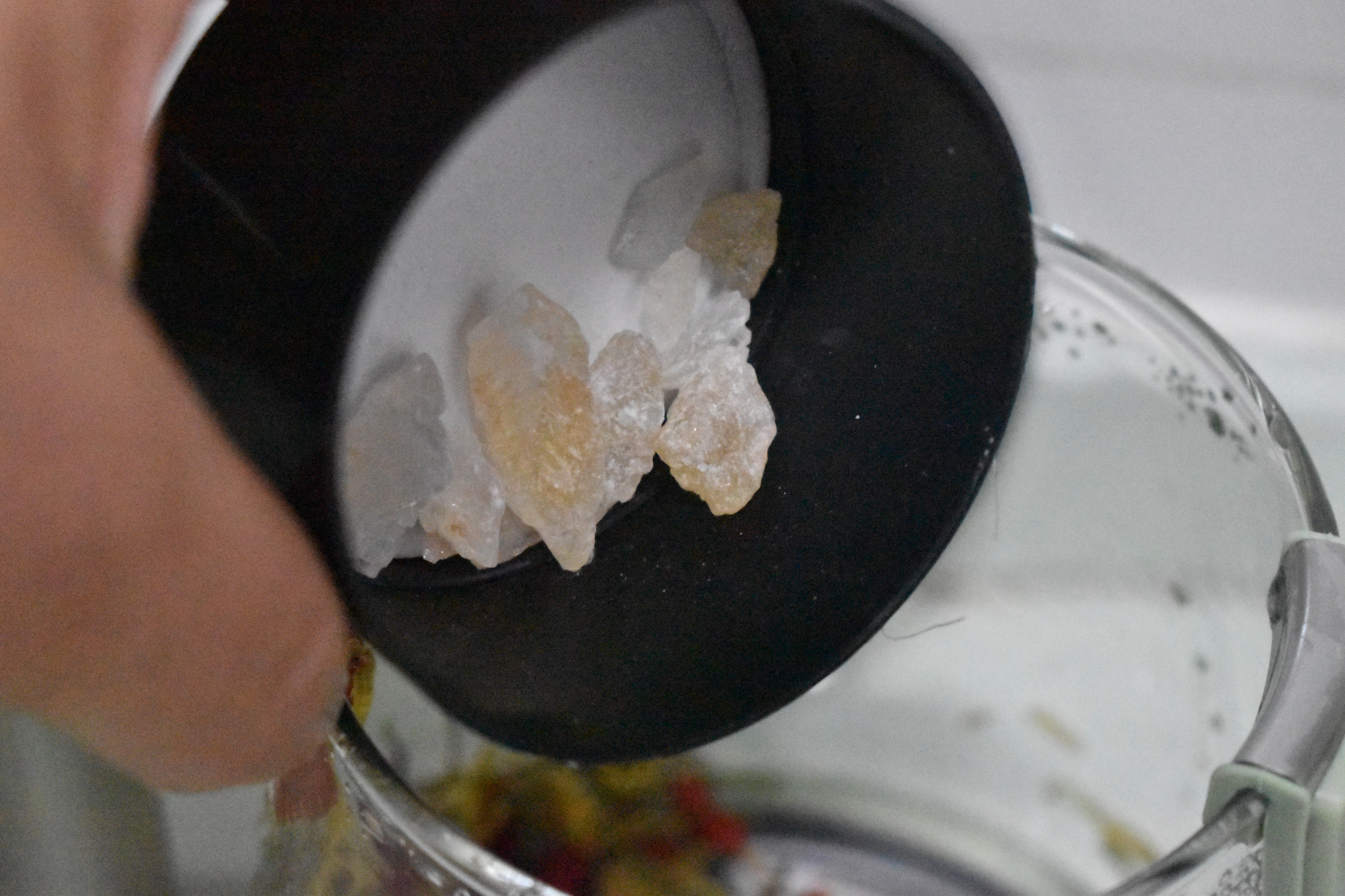 泡茶喝的饮品滋润喉咙,熬夜去火煮什么茶喝