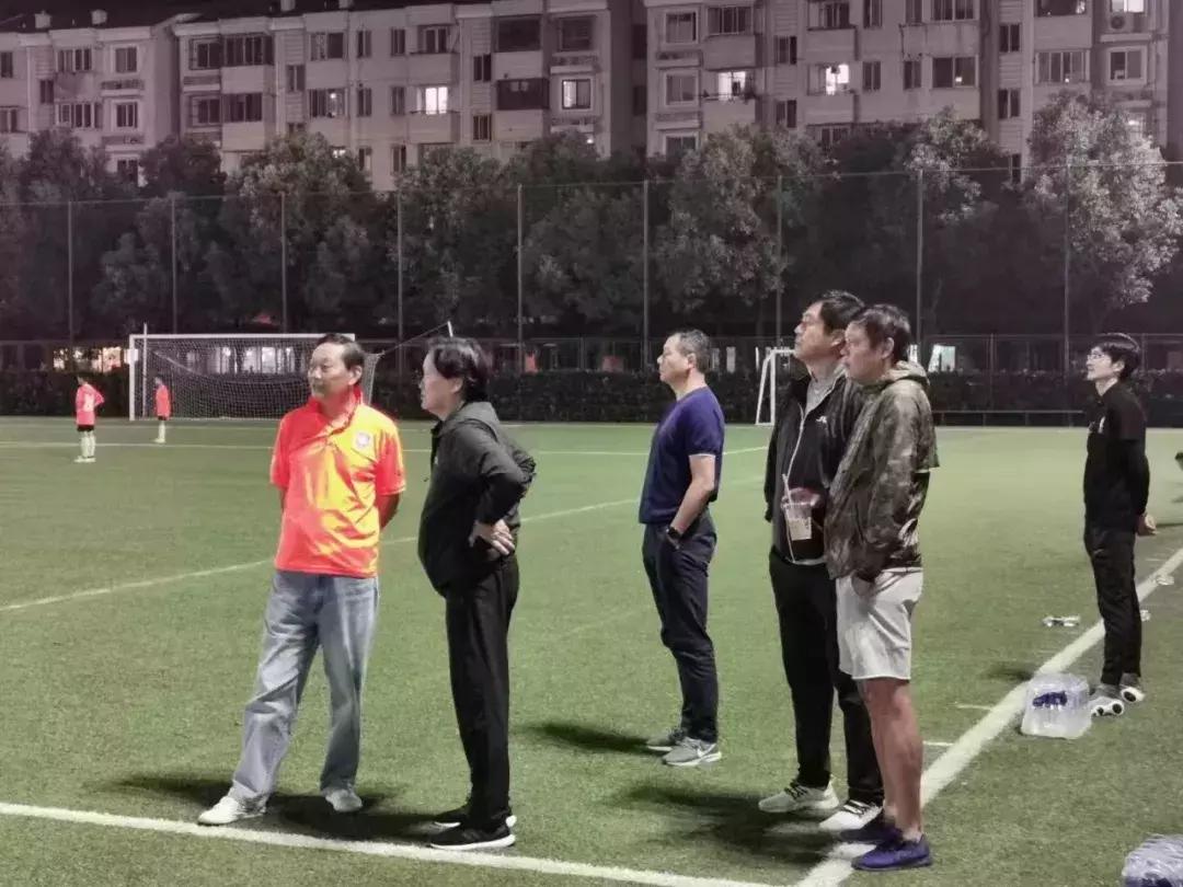 在外地漂泊多年终于回来了,在外漂泊了几十年终于回家了