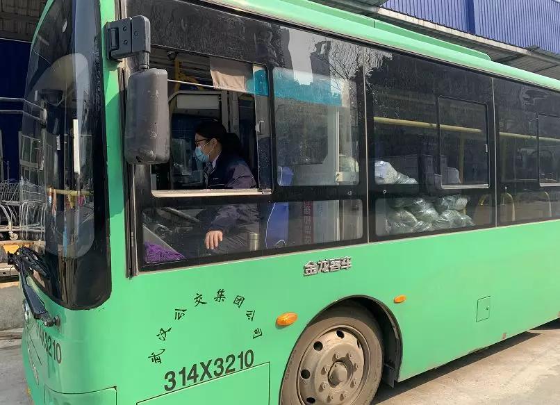 @武汉人：团购的物资套餐是这样送到你手上的