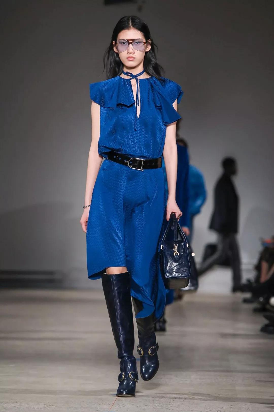 等疫情过后穿上漂亮的衣服,等疫情过后去赏花