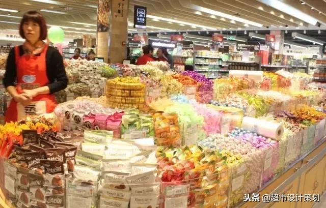 超市食品陈列摆放效果图,超市休闲食品创意陈列图片