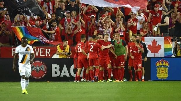 银河主场三连败K球APP周五直播伊布迎战“北境之王”